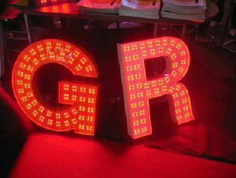 凤山LED发光字常见的安装误区。